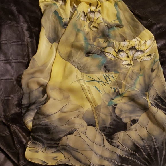 NWOT Bundle of Lightweight Scarves - Picture 4 of 5